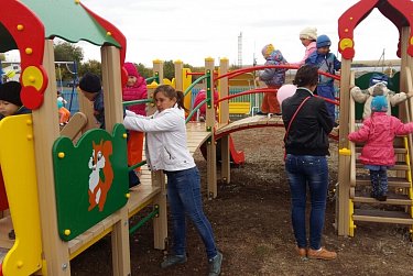 Аркадий Швецов: «Новый спортивно-игровой комплекс – подарок для жителей поселка Мирный»