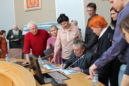 В Оренбурге презентовали книгу «Соленые озера Соль-Илецка»