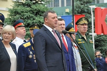 Олег Димов поздравил выпускников кадетского училища