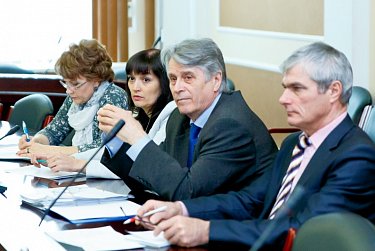 Профильные комитеты: подготовка к очередному заседанию