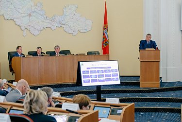 Депутаты заслушали отчет о работе Правительства области