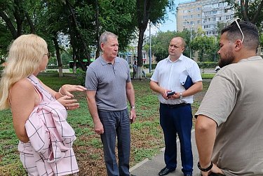 Дорогу во дворе многоэтажки включили в план ремонта