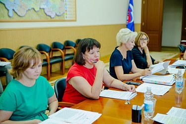 Комитет рассмотрел законопроекты к августовской парламентской сессии 