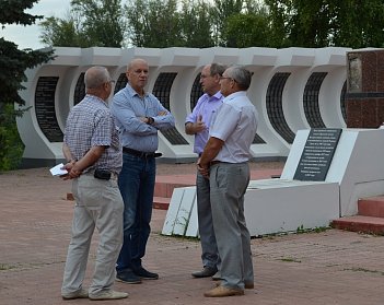 Рабочая неделя Геннадия Аверьянова проходит в территориях округа