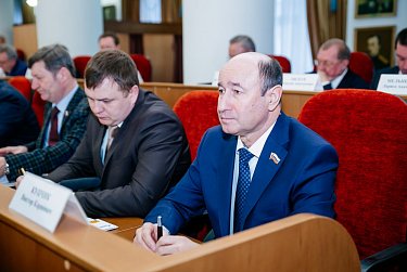 На заседании Законодательного Собрания области