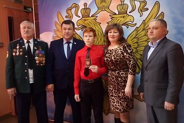 Ермек Алкулов вручил паспорта 