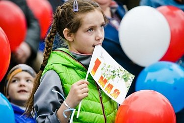 Праздник Весны и Труда Оренбург встретил шествием