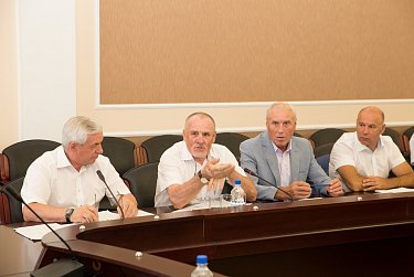 Совет ЗС утвердил повестку очередной парламентской сессии