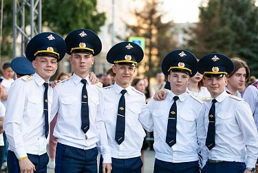 «Золотой бал» собрал выпускников-2023