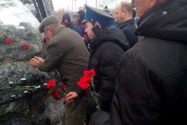 «И бьют навзрыд колокола…»