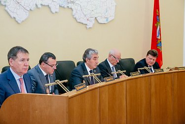 На заседании Законодательного Собрания области