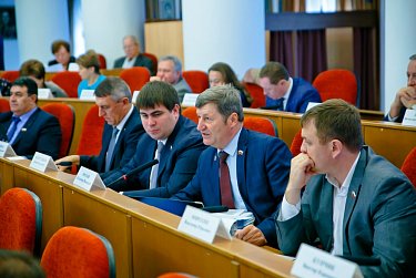 В парламенте региона прошло очередное заседание