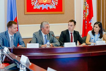 Сергей Грачев встретился с молодыми парламентариями