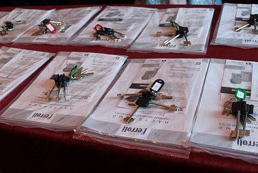 С новосельем!