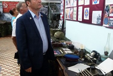 Депутаты посетили народный музей защитников Отечества