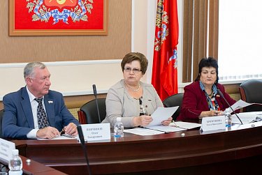 Региональные законодатели разработали меры поддержки  пожилых людей