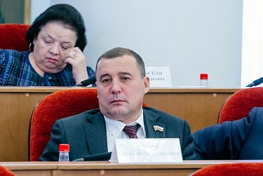 На заседании Законодательного Собрания