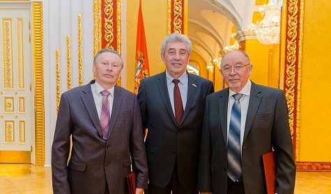 Оренбуржцы получили государственные награды