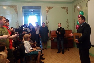 Ермек Алкулов поздравил коллектив орской библиотеки