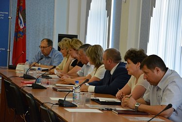 Ветераны и инвалиды под социальной защитой