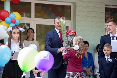 Олег Димов: «Сегодняшний радостный солнечный день открывает новый учебный год»