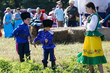 Депутаты посетили фестиваль казачьей культуры