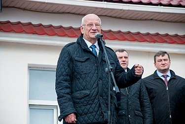 Примчатся по первому зову