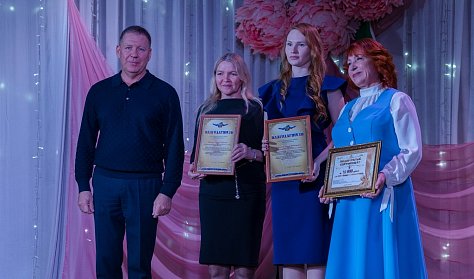 Солнечные дети поют и танцуют