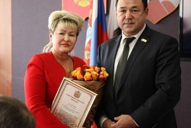 В Орске отметили сотрудников комиссии по делам несовершеннолетних  