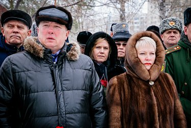 Помним героев