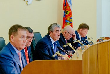 Парламент региона провел очередное заседание