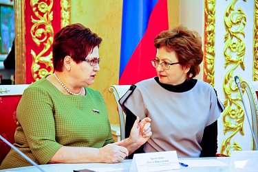 Органы ЗАГСа Оренбуржья отметили 100-летнюю годовщину