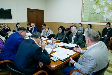 Профильный комитет рассмотрел законопроекты