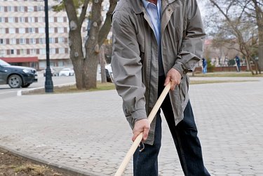 Депутаты на субботнике