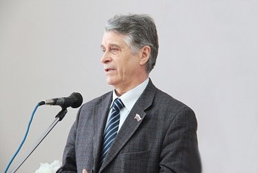 Нужны хорошие инициативы с мест