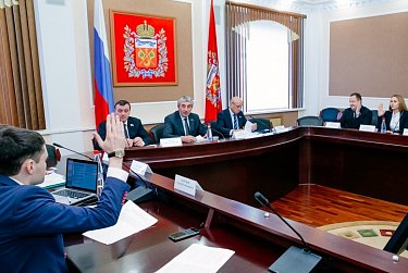 Идет подготовка к первому заседанию Молодежного парламента