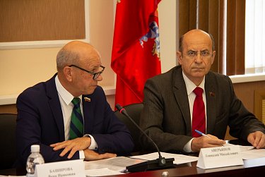 Депутаты решили законодательно поддержать студотряды