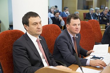 Депутаты Госдумы от Оренбуржья работают в регионе