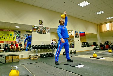 Из кабинетов – на спортивную арену