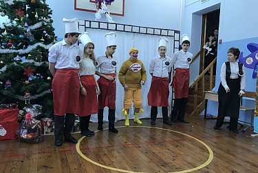 Новый год стучится в двери