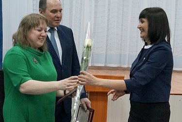 Преподаватели оренбургской гимназии №3 отмечены Благодарностями Законодательного Собрания области