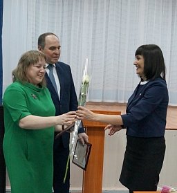 Преподаватели оренбургской гимназии №3 отмечены Благодарностями Законодательного Собрания области