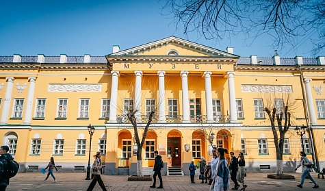 Сохранить музейные экспонаты