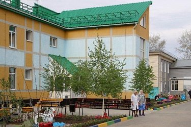 Депутаты посетили социальные учреждения 