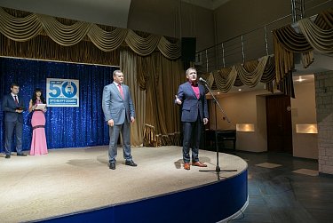 Олег Димов и Александр Трубников поздравили газовиков