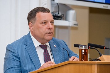 Губернатор отчитался перед депутатами Заксобрания