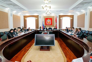 Комитет готовится к парламентской сессии