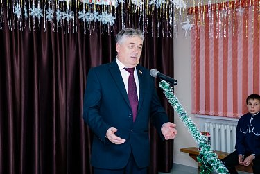 В Дом детства с подарками