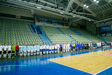 На спортивной площадке - представители ВКС