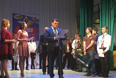 Ермек Алкулов приветствовал участников конкурса «Служу Отечеству» среди допризывной молодежи